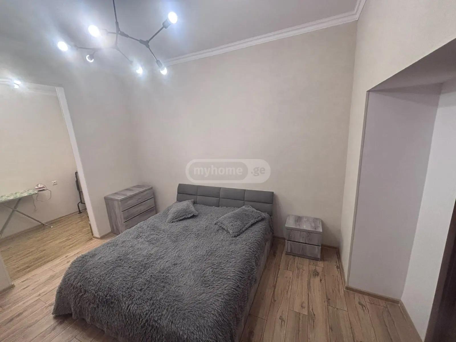 3-Zimmer-Wohnung, Kveda Chugureti