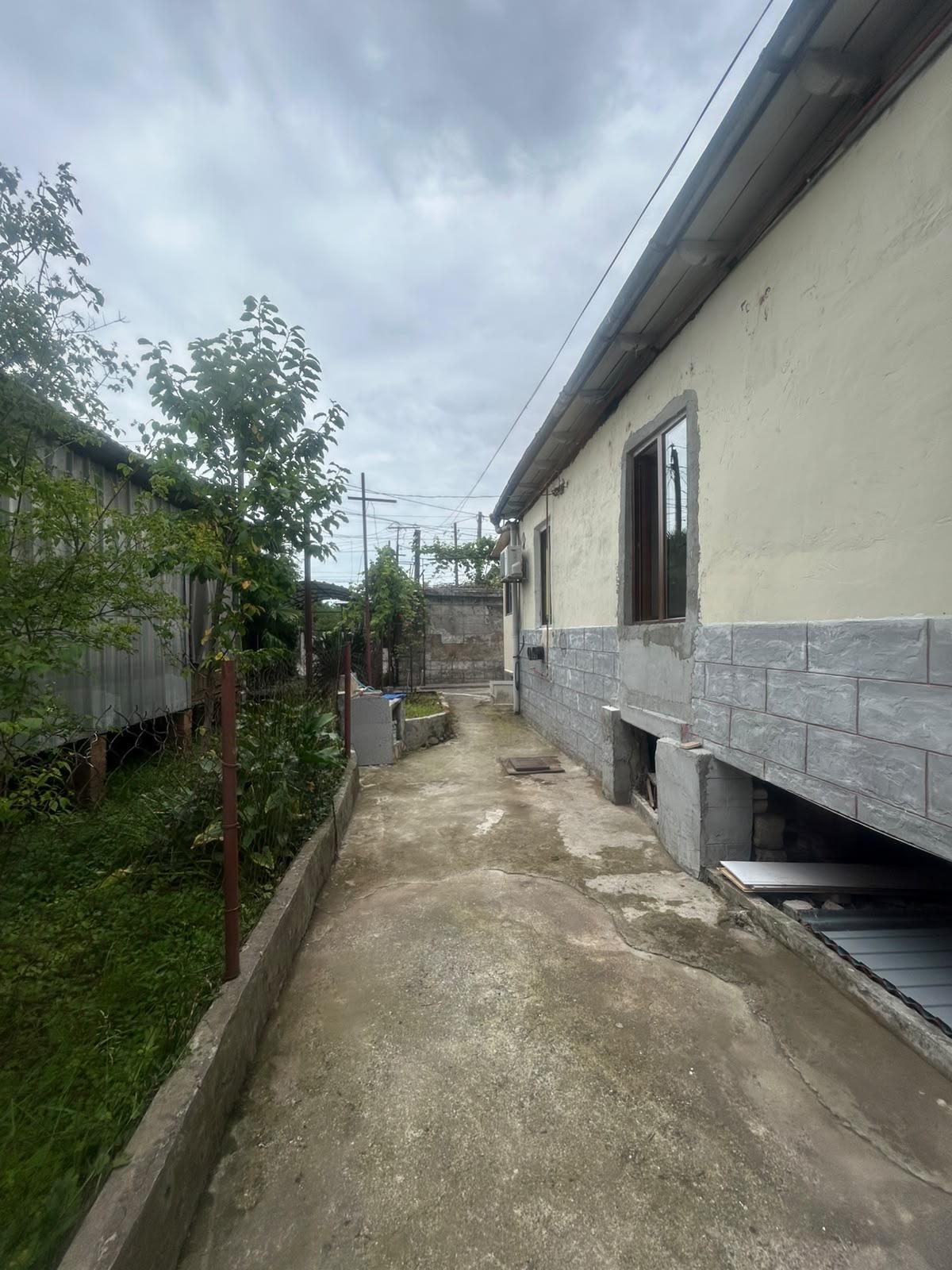 4-Room House For Rent In Batumi, Shroma St, 5 view 1