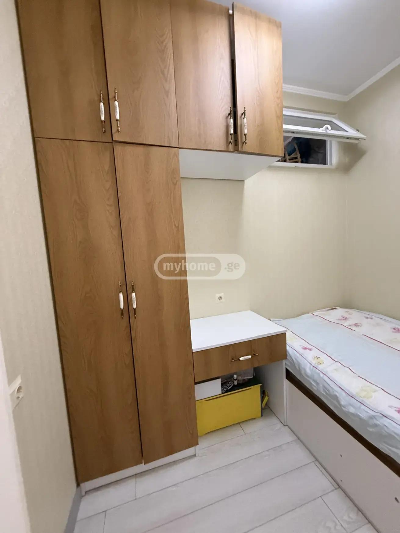 3-Room Apartment For Daily Rent In Batumi, Status House, 60 M² — 200 ₾ Per Day view 3