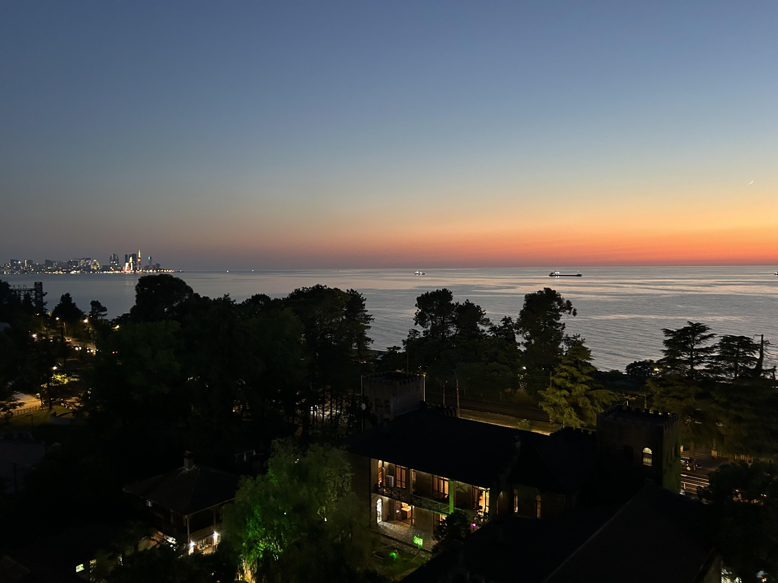 2-Room Apartment For Daily Rent In Batumi, Black Sea Panorama, 52.8 M² — 100 ₾ Per Day view 4