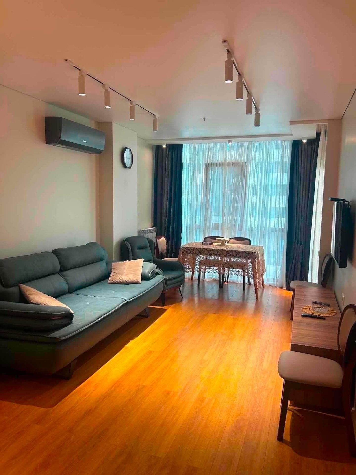 2-Room Apartment For Daily Rent In Batumi, Zhiuli Shartava Ave, 27-31, 45 M² — 200 ₾ Per Day view 1