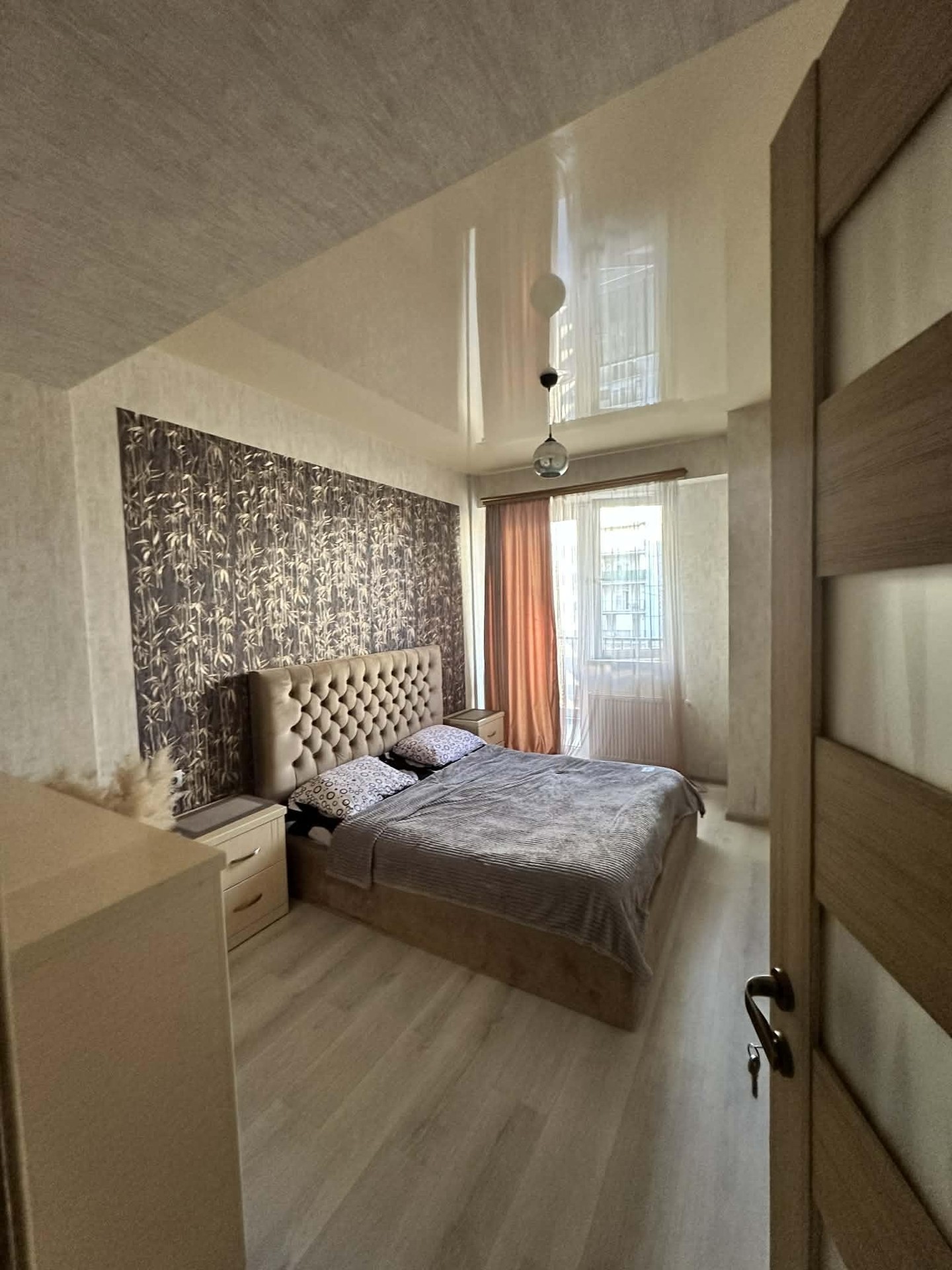 2部屋のマンション、ფარნავაზ მეფის გამზირი