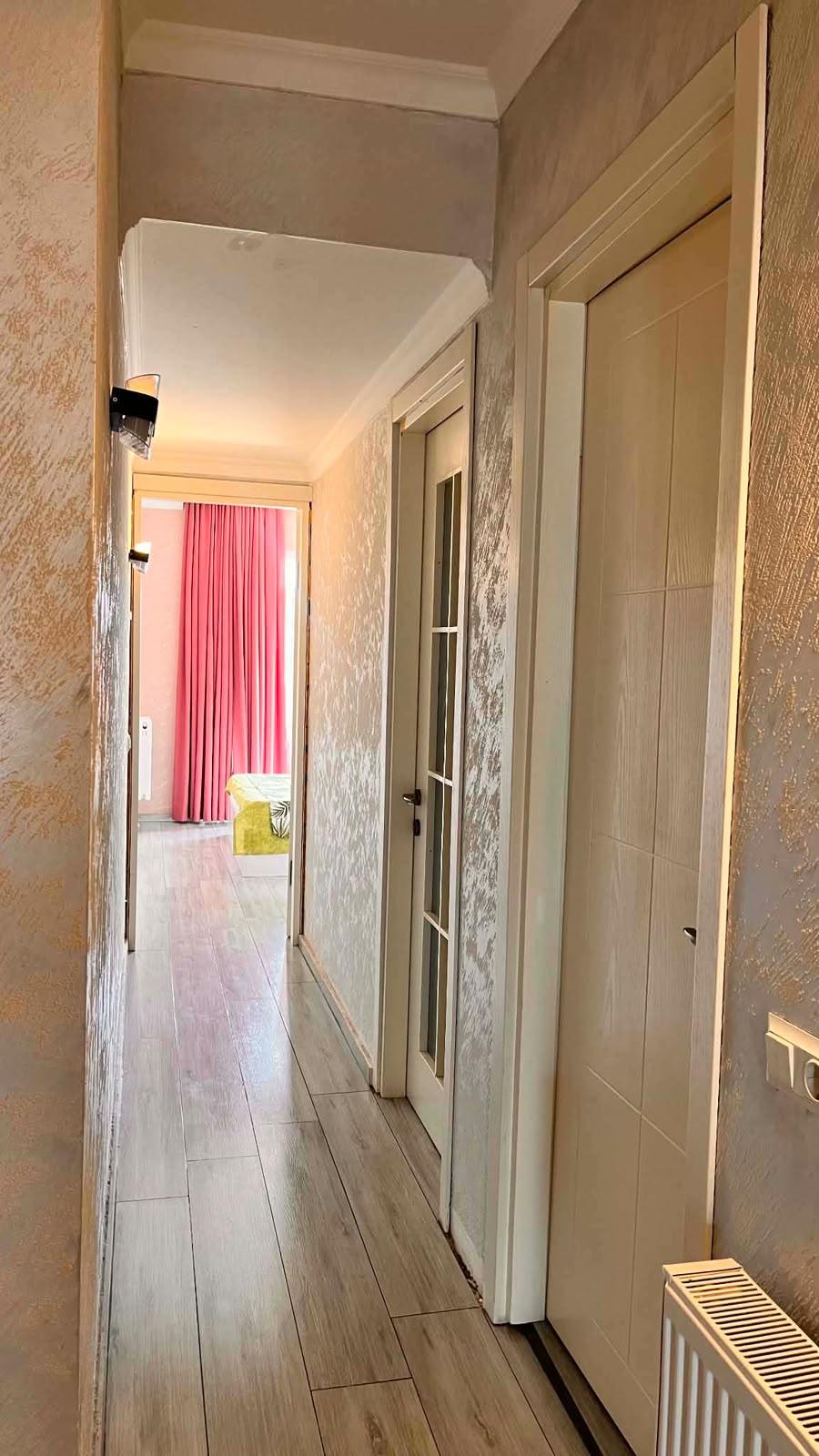 3-Room Apartment For Daily Rent In Batumi, Mikhail Lermontov St, 67, 90 M² — $50 Per Day view 5