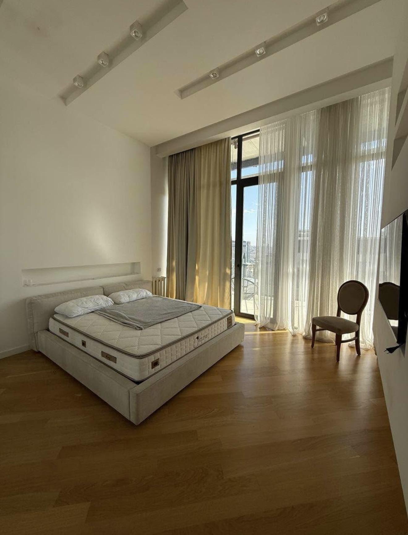 Tamar Chovelidze St, 8: 4-Room Penthouse, 170.0 M² | Korter.Ge view 2