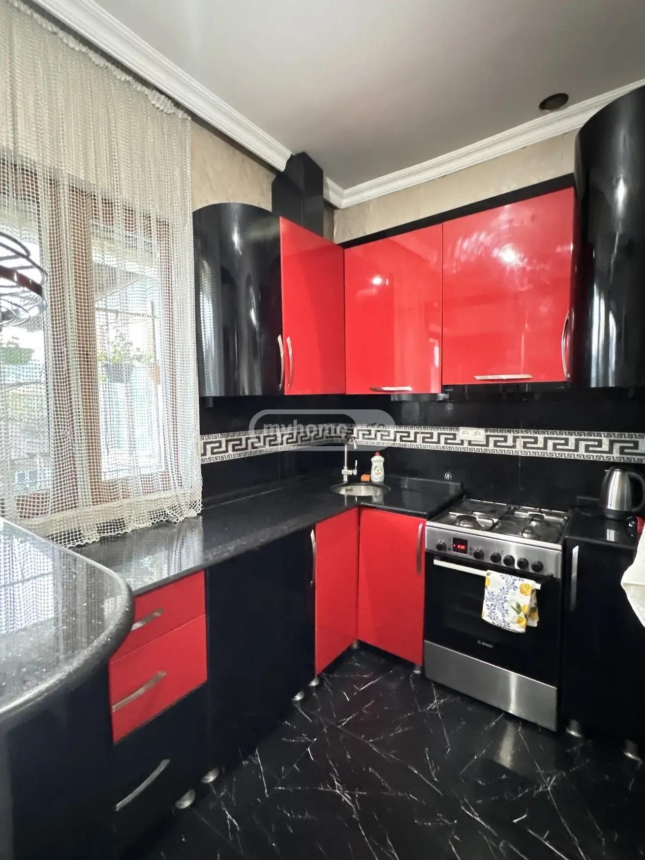 5-Room Apartment For Daily Rent In Batumi, Tengiz Makatsaria St, 9, 150 M² — 290 ₾ Per Day view 8