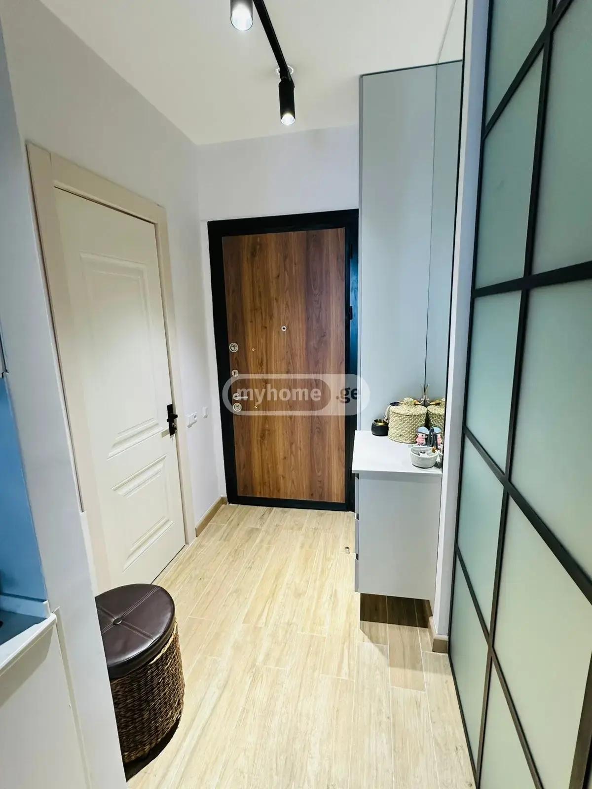 2-Room Apartment For Daily Rent In Batumi, Intourist Residence, 40 M² — 180 ₾ Per Day view 7