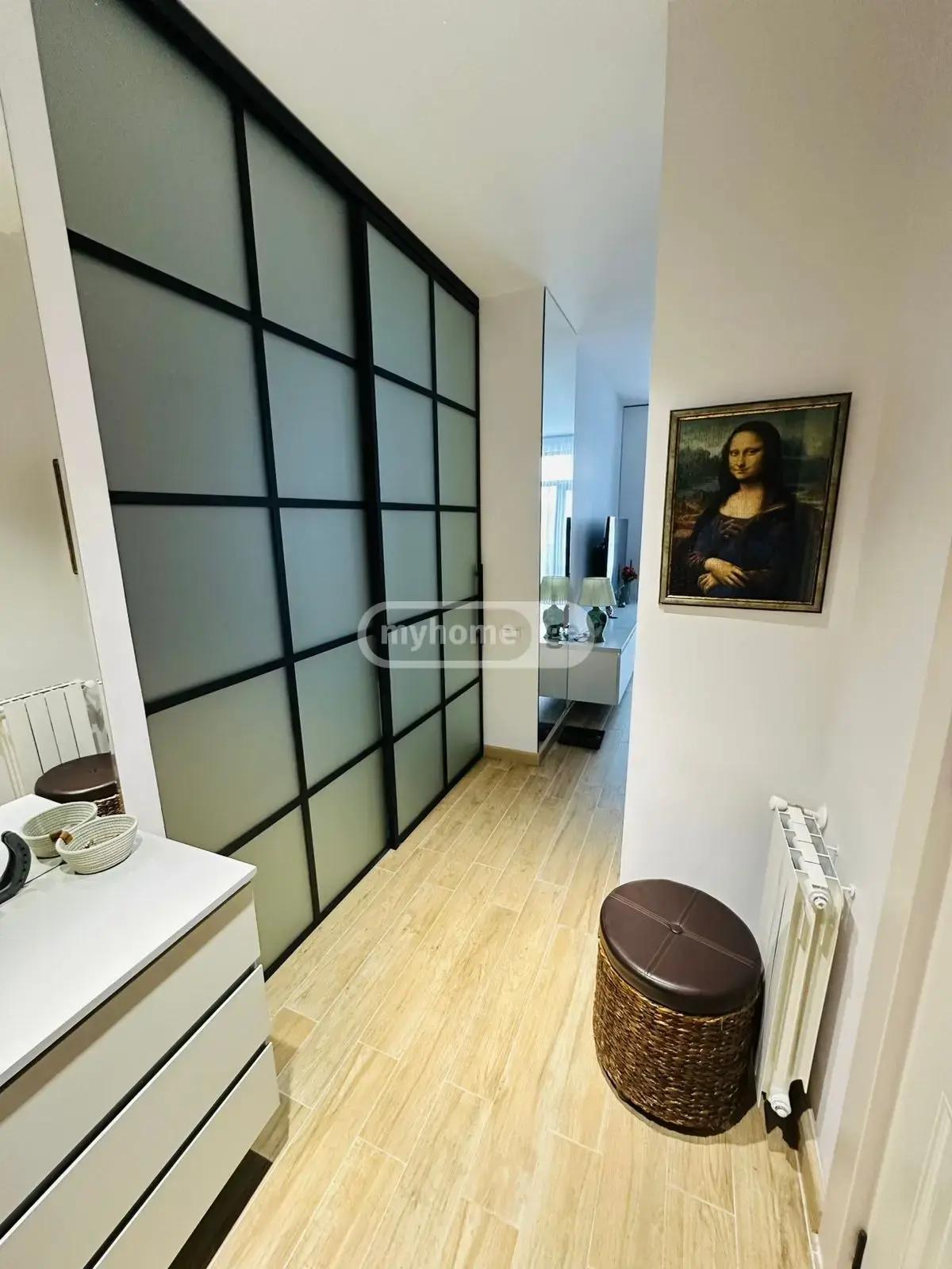 2-Room Apartment For Daily Rent In Batumi, Intourist Residence, 40 M² — 180 ₾ Per Day view 6