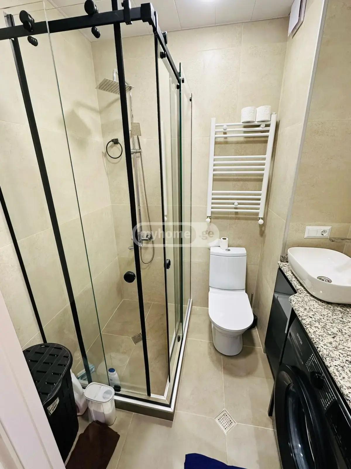 2-Room Apartment For Daily Rent In Batumi, Intourist Residence, 40 M² — 180 ₾ Per Day view 8