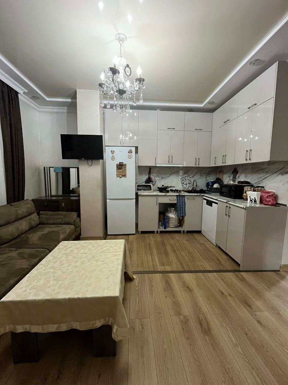 2-Room Apartment For Rent In Batumi, Khakhuli St, 2a view 1