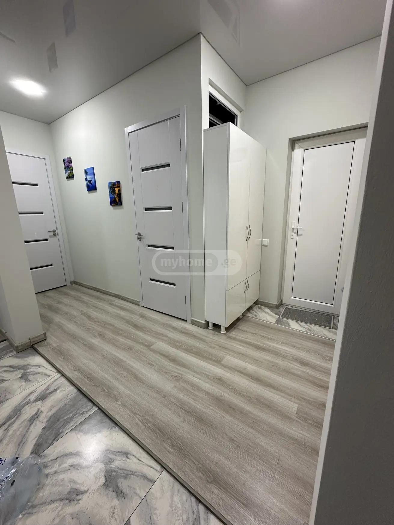 3-Room House For Rent In Batumi, Parnavaz Mepe St, 44 view 7