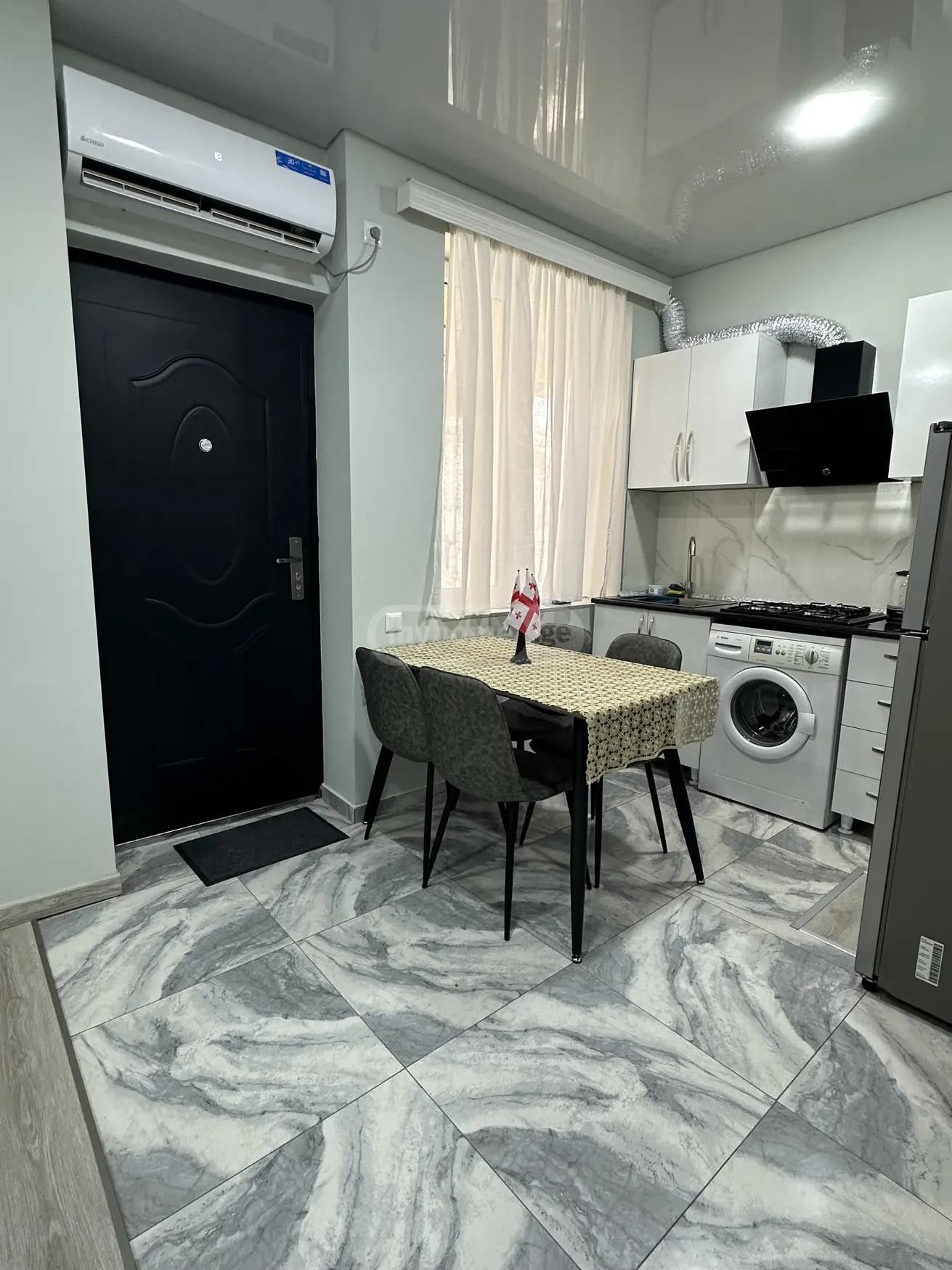 3-Room House For Rent In Batumi, Parnavaz Mepe St, 44 view 3