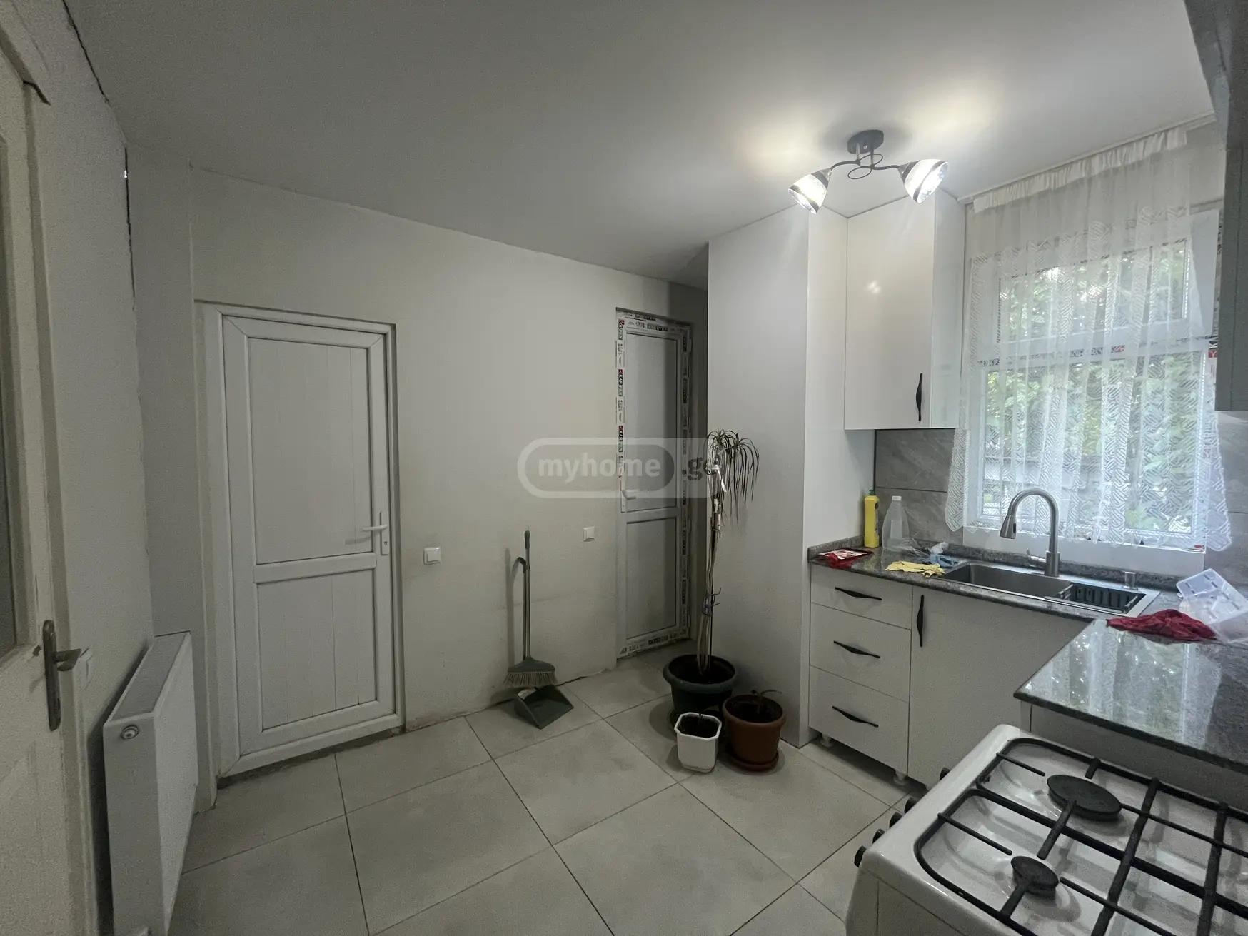 4-Room House In Batumi, Arsena Odzelashvili St, 7z, 80 M², Is Available For Daily Rent For 180 ₾ view 11