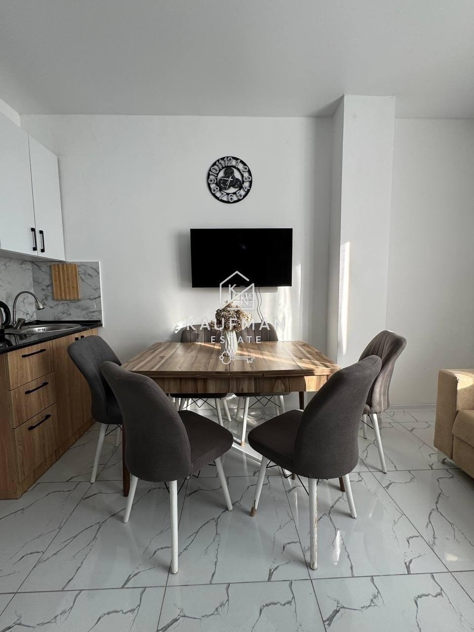 2-Room Apartment For Rent In Batumi, Fridon Khalvashi Ave, 89 view 1