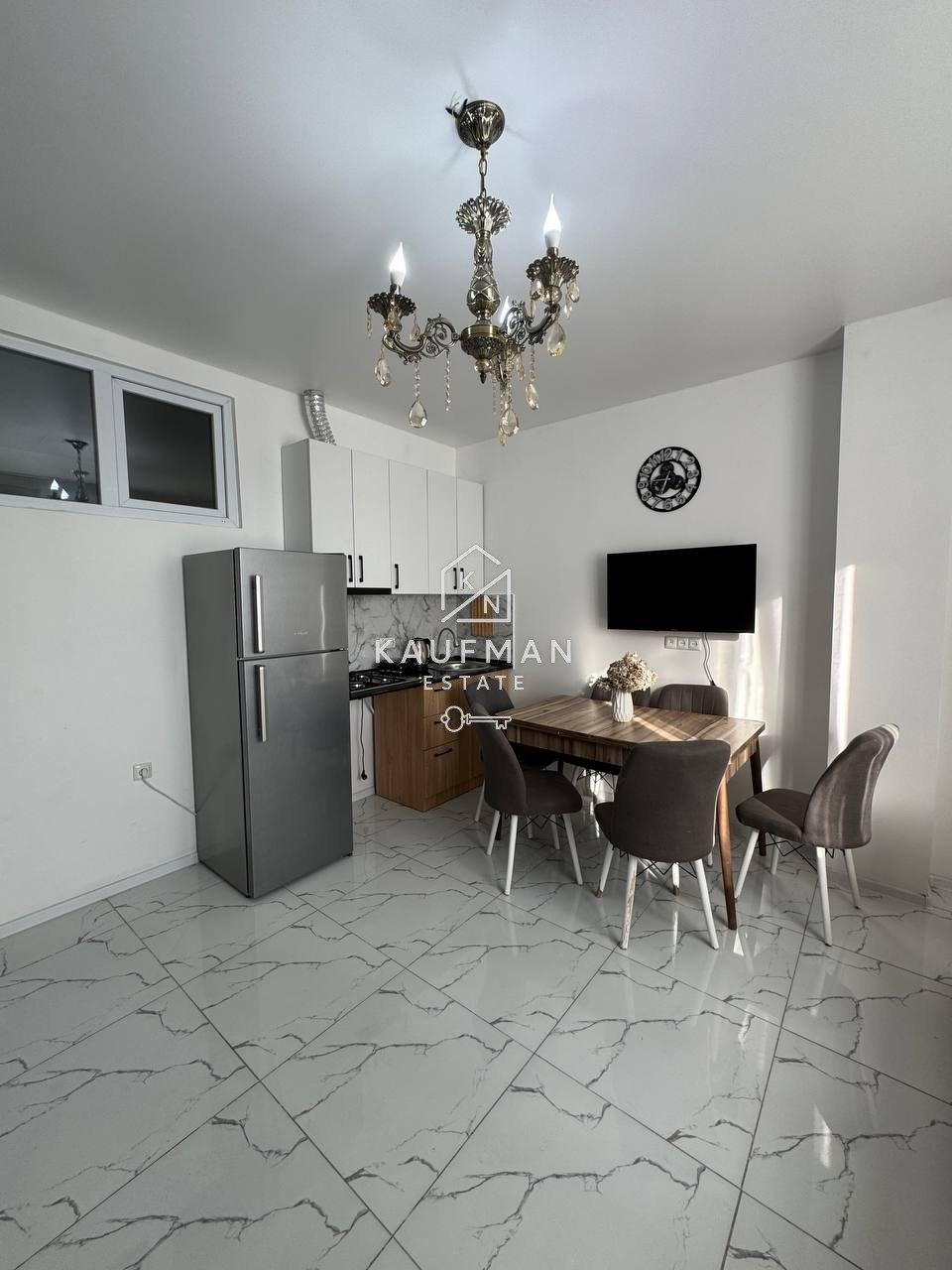 2-Room Apartment For Rent In Batumi, Fridon Khalvashi Ave, 89 view 2