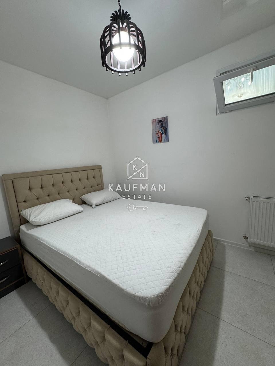 2-Room Apartment For Rent In Batumi, Fridon Khalvashi Ave, 89 view 4