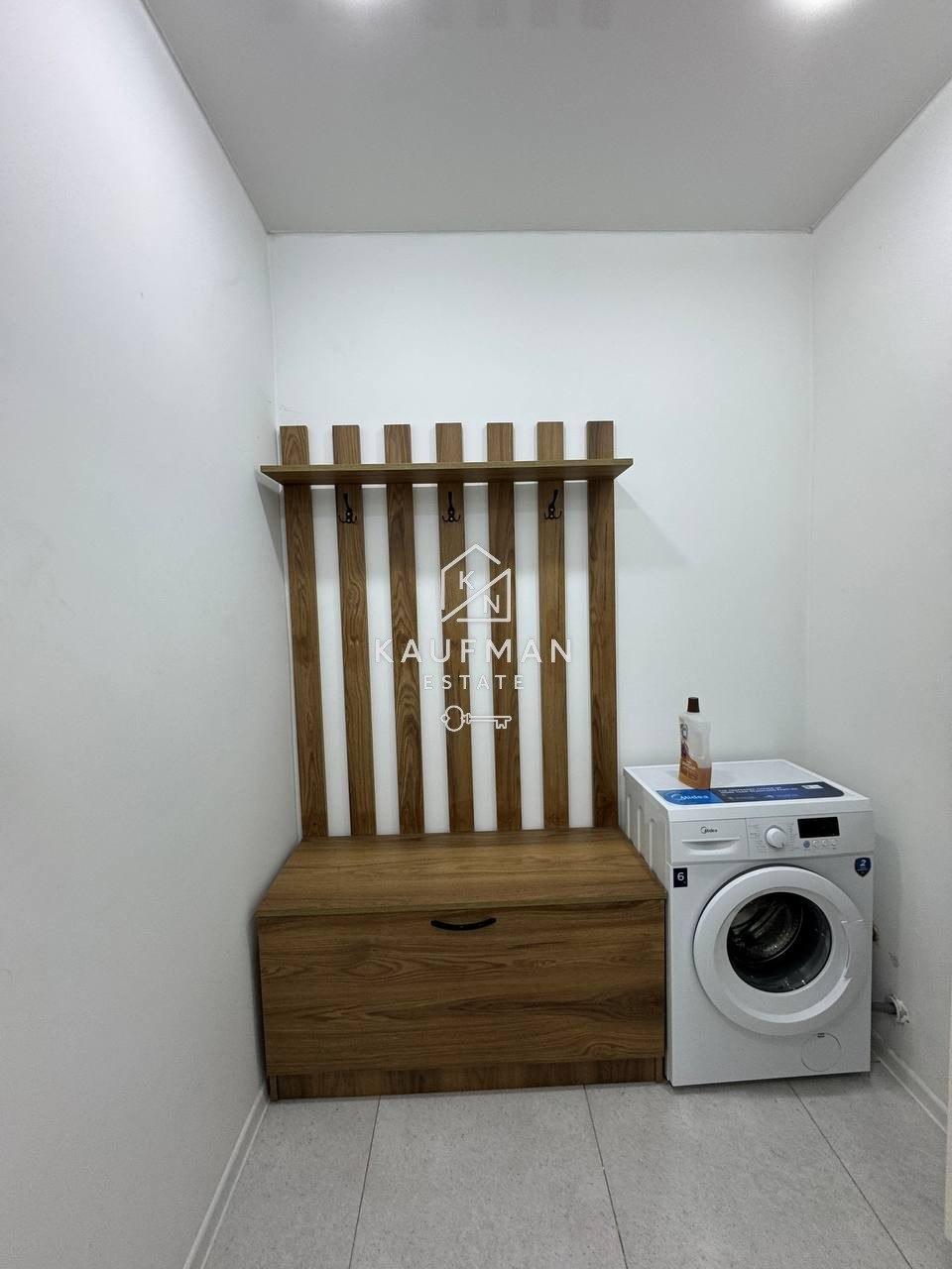 2-Room Apartment For Rent In Batumi, Fridon Khalvashi Ave, 89 view 5