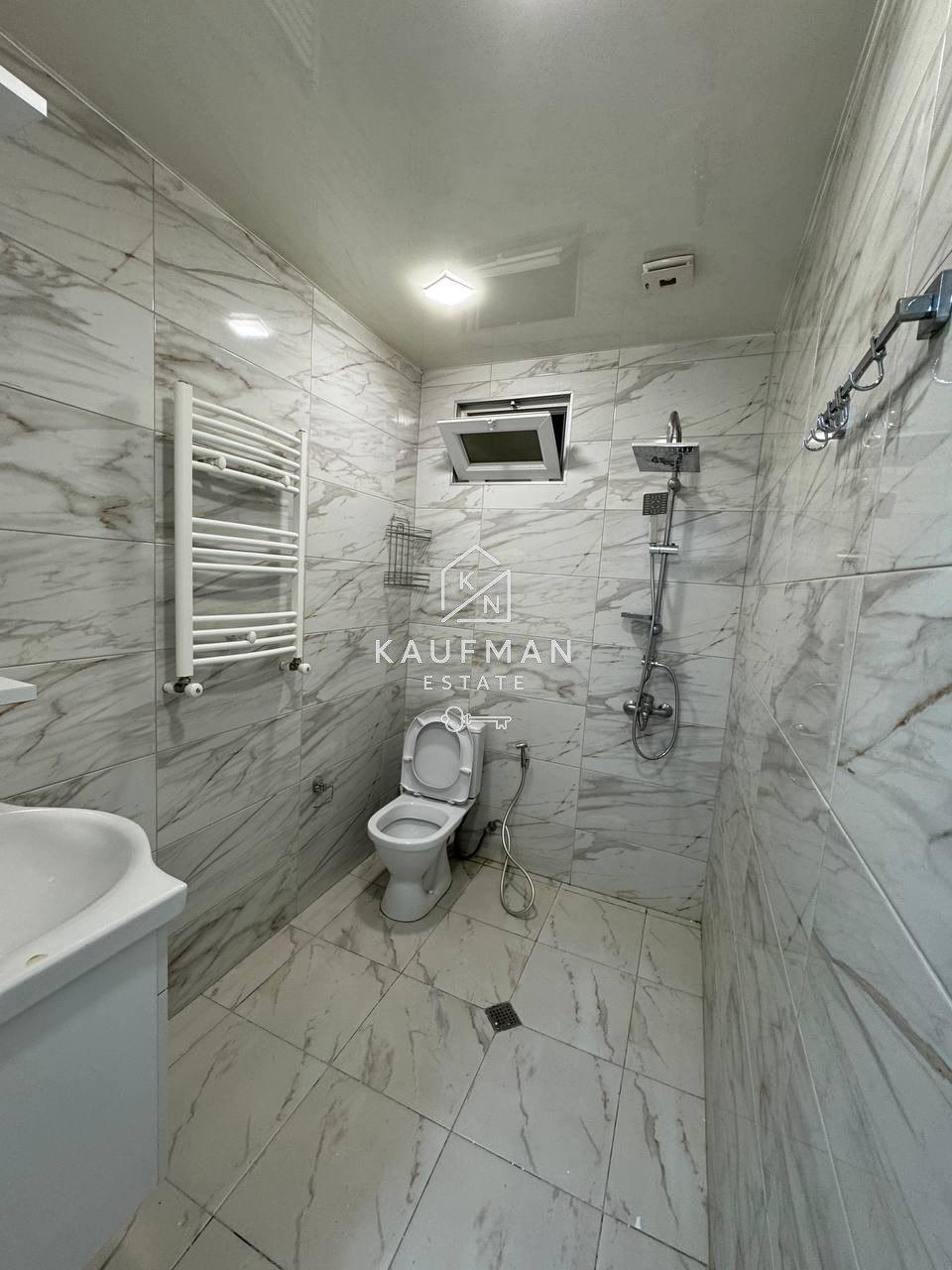 2-Room Apartment For Rent In Batumi, Fridon Khalvashi Ave, 89 view 6