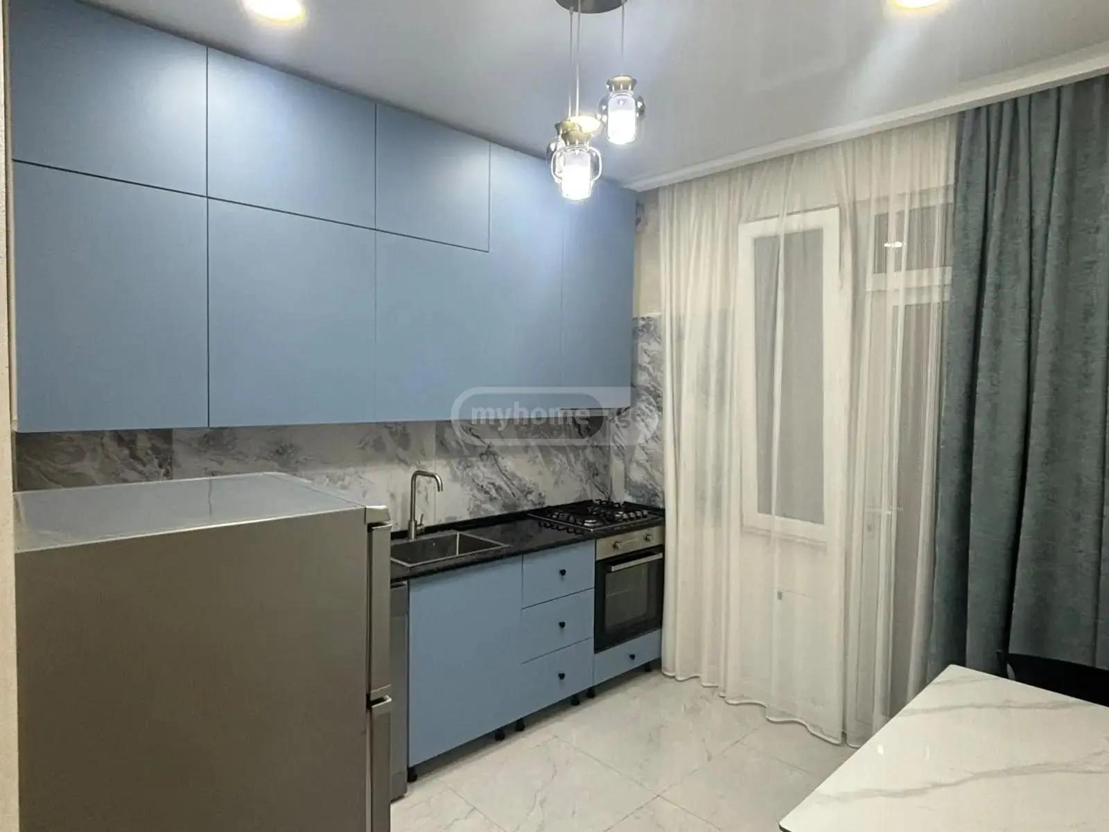 4-Room House For Rent In Batumi, Lado Asatiani St, 11 view 2