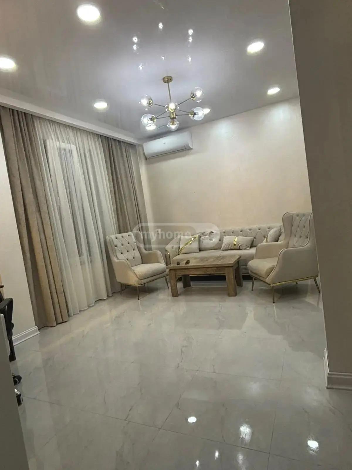 4-Room House For Rent In Batumi, Lado Asatiani St, 11 view 1
