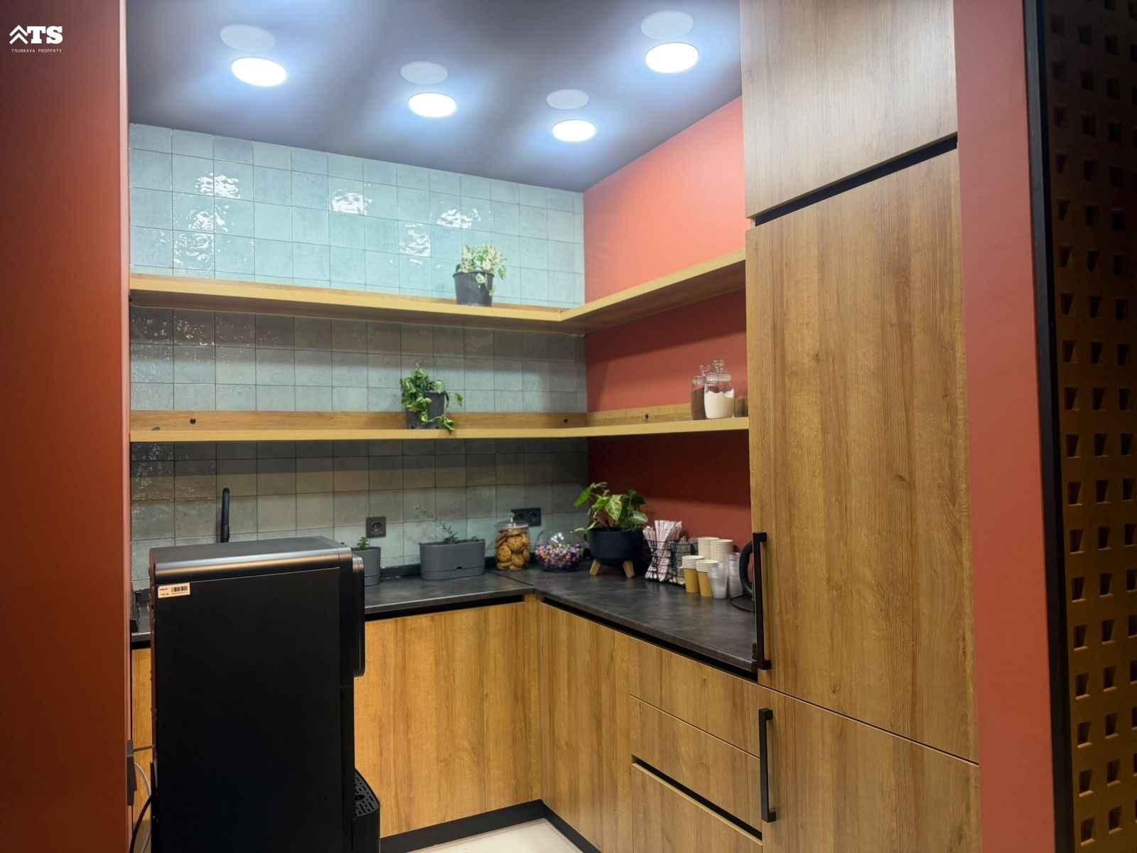 Commercial Property For Rent: 180 M² In Batumi, Dar Tower – $3,000 view 9