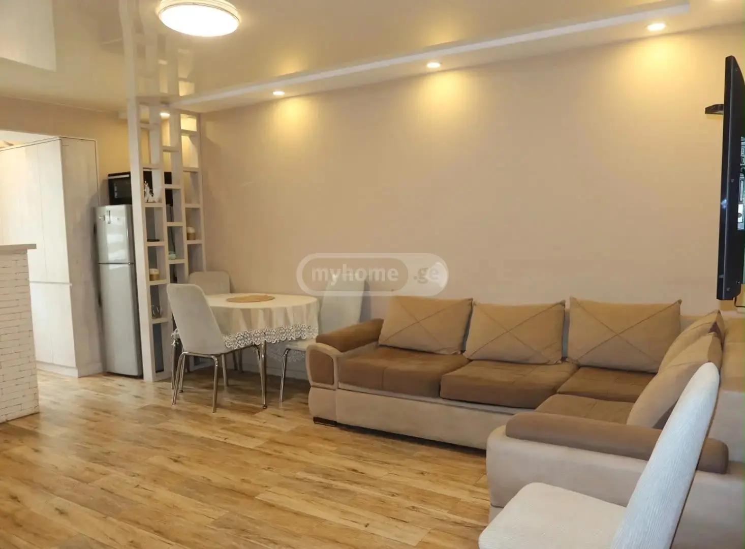 2-Room Apartment For Daily Rent In Batumi, Iakob Gogebashvili St, 35, 40 M² — 140 ₾ Per Day view 2