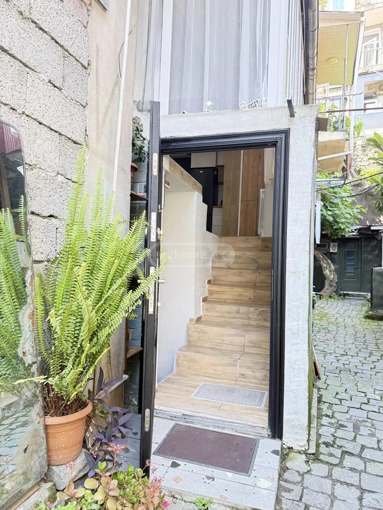 3-Room Apartment For Daily Rent In Batumi, Revaz Komakhidze St, 6, 60 M² — 180 ₾ Per Day view 10
