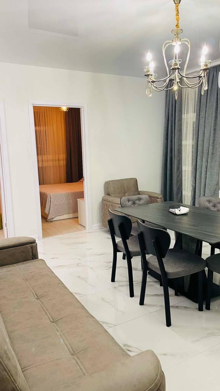 3-Room Apartment For Rent In Batumi, Tamar Mepe 1st Lane, 1 view 2