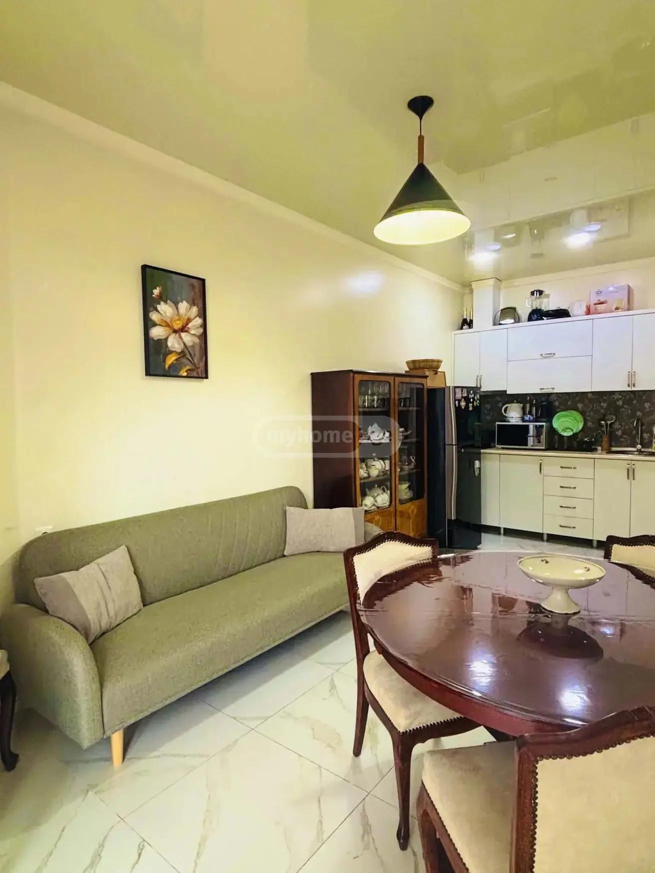 2-Room Apartment For Daily Rent In Batumi, Selim Khimshiashvili St, 20, 42 M² — 140 ₾ Per Day view 1