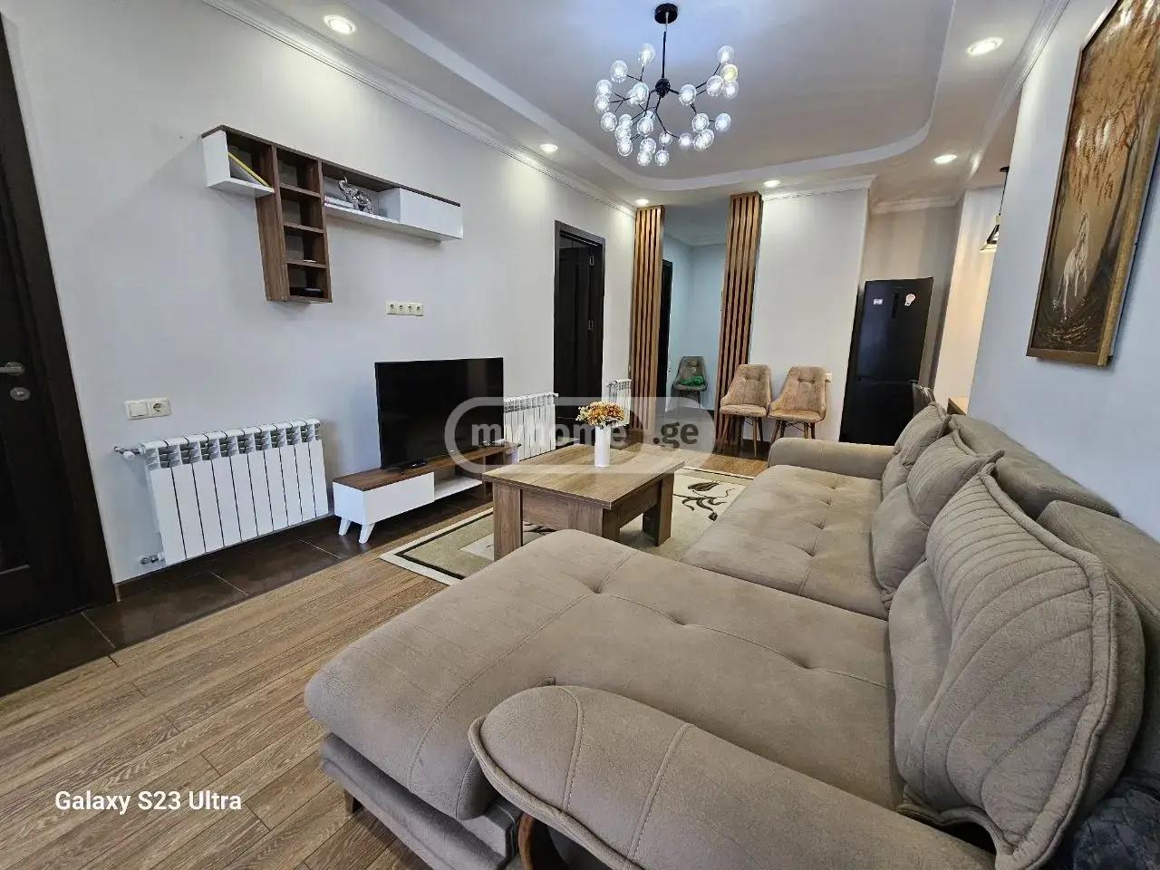 3-Room Apartment For Daily Rent In Batumi, Middle House, 70 M² — 250 ₾ Per Day view 1