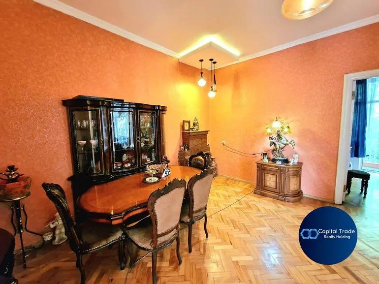 5-Zimmer-Wohnung, Vorontsovi