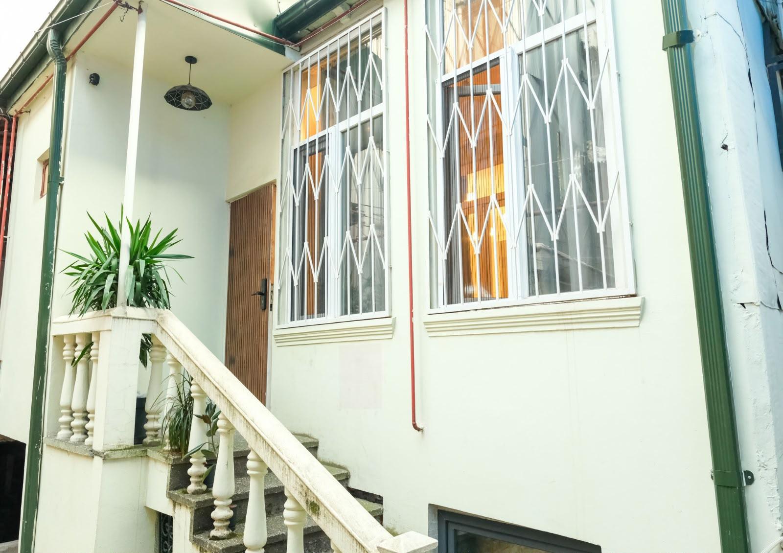 3-Room House In Batumi, Nodar Dumbadze St, 8, 100 M², Is Available For Daily Rent For 350 ₾ view 1