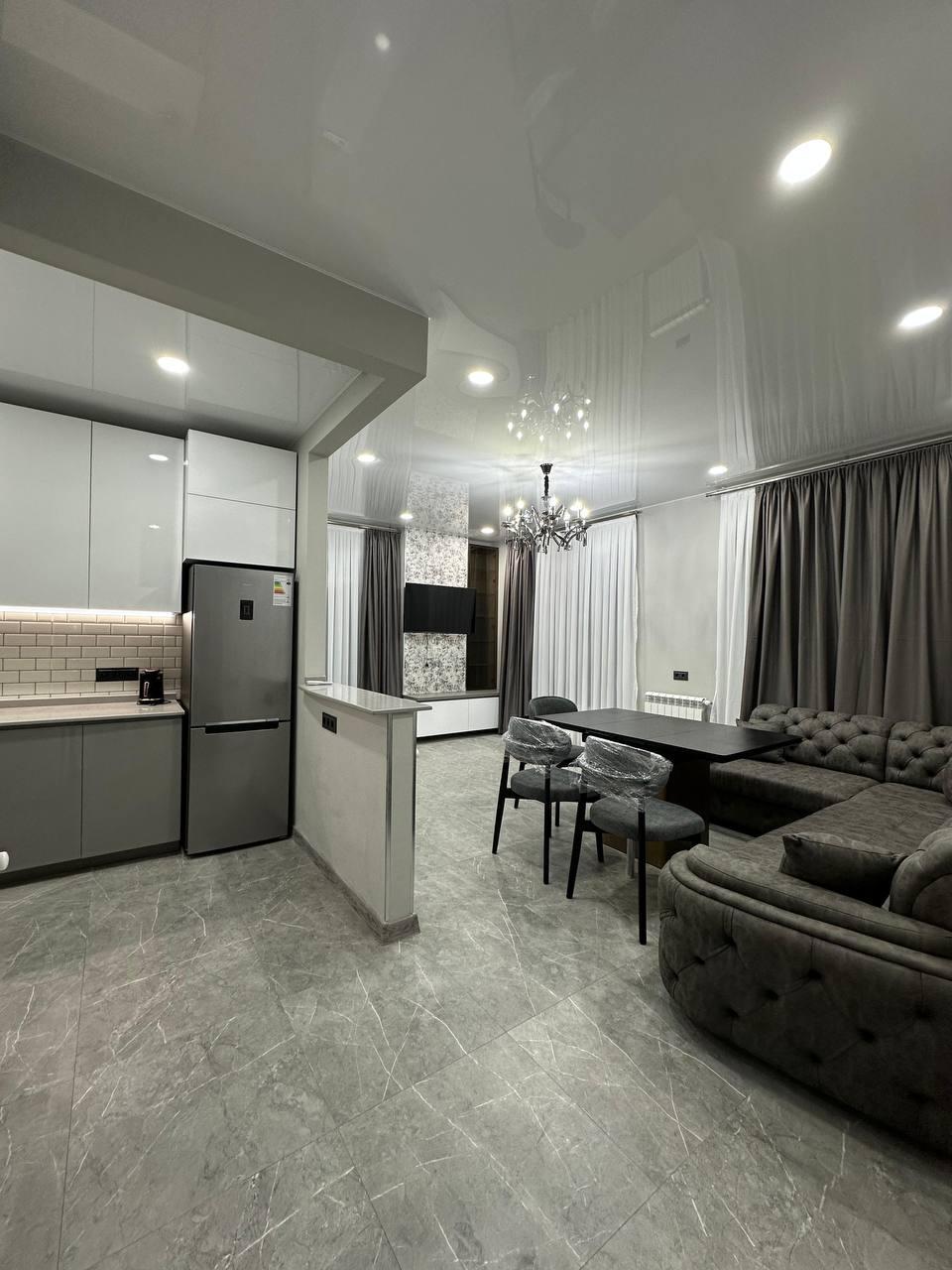 3-Room Apartment For Rent In Batumi, Fridon Khalvashi Ave, 101 view 17