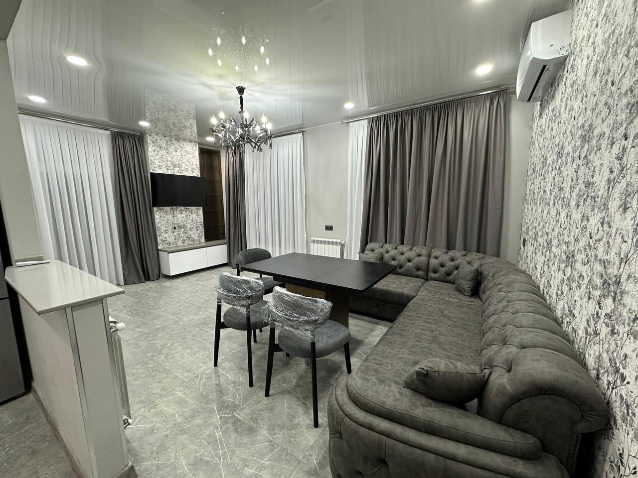 3-Room Apartment For Rent In Batumi, Fridon Khalvashi Ave, 101 view 18
