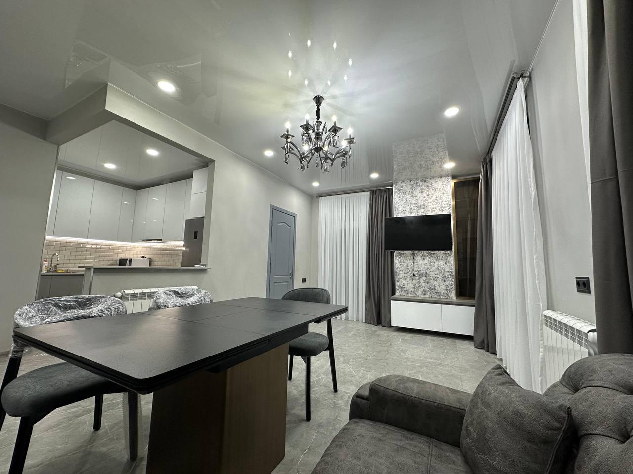 3-Room Apartment For Rent In Batumi, Fridon Khalvashi Ave, 101 view 20