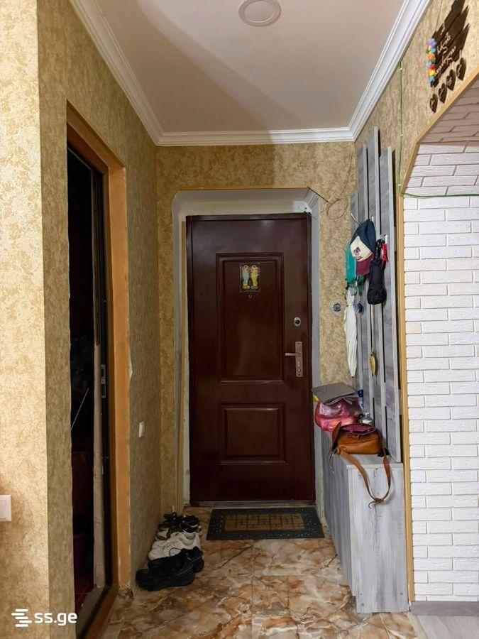 5-Room Apartment For Sale In Kutaisi, Nikoloz Muskhelishvili St, 2 view 1