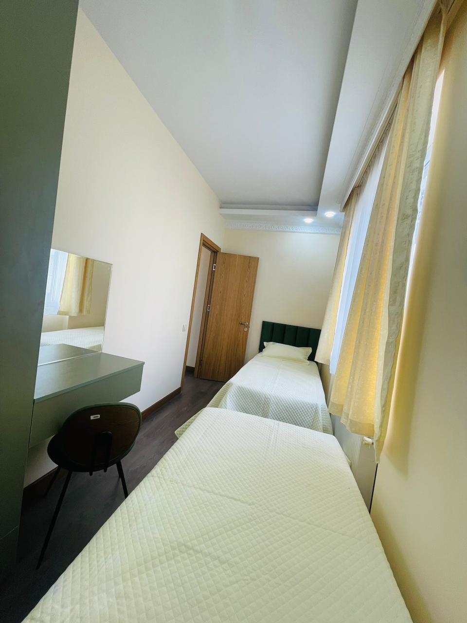 4-Room Apartment For Daily Rent In Batumi, David Aghmashenebeli St, 3, 120 M² — 300 ₾ Per Day view 4