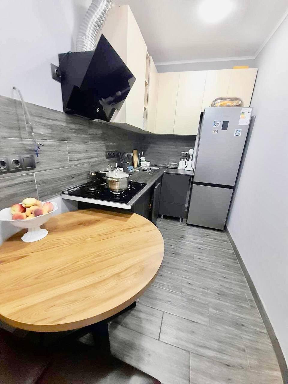 3-Room Apartment For Rent In Batumi, Petre Bagrationi St, 156 view 2