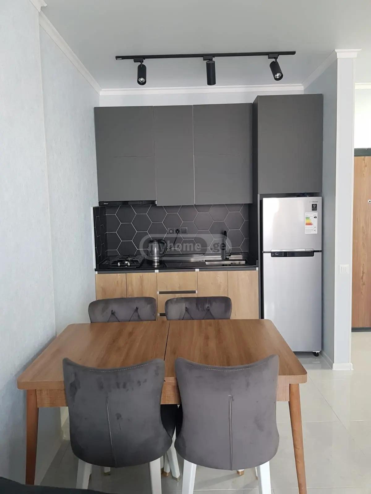 2-Room Apartment For Daily Rent In Batumi, Tbel Abuseridze St, 32a, 50 M² — 170 ₾ Per Day view 1