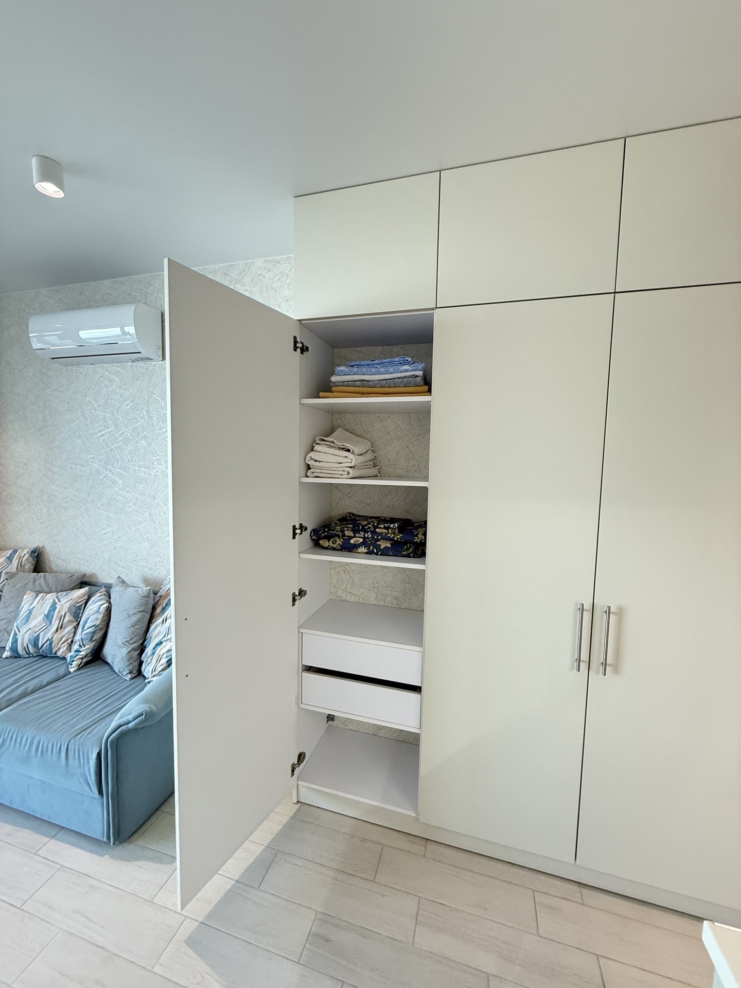 Studio Apartment For Sale view 11
