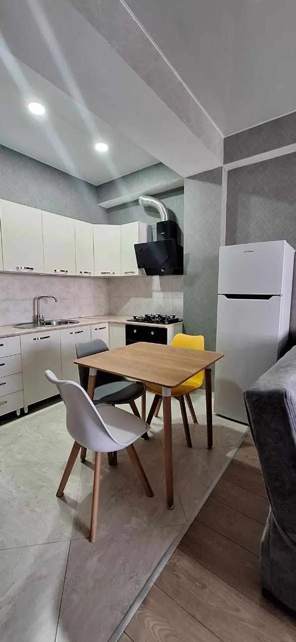 2部屋のマンション、Avchala