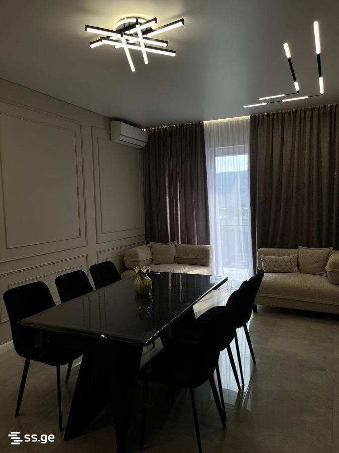 3部屋のマンション、Samgori