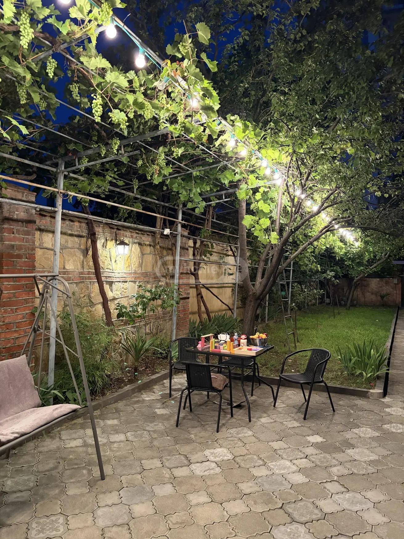 Krtsanisi St, 4: 8-Room House, 240.0 M² | Korter.Ge view 1