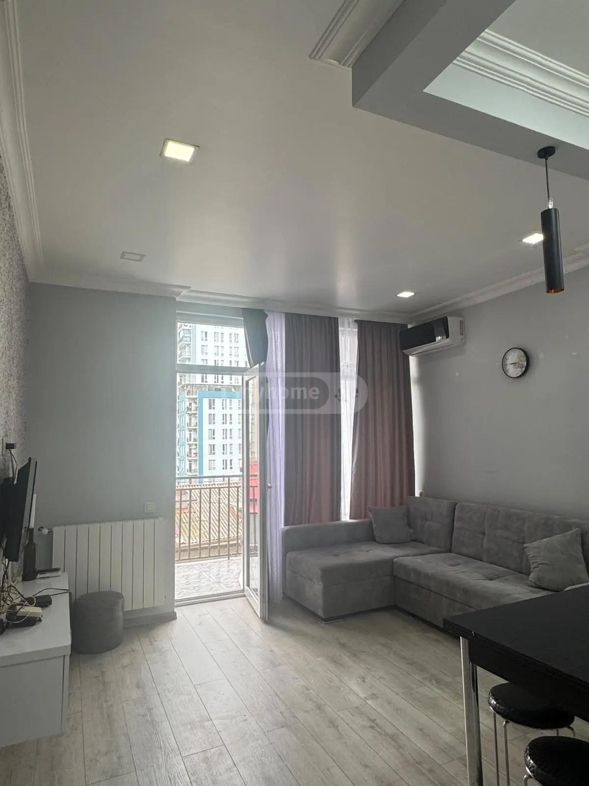 2-Room Apartment For Daily Rent In Batumi, Middle House, 50 M² — 130 ₾ Per Day view 1