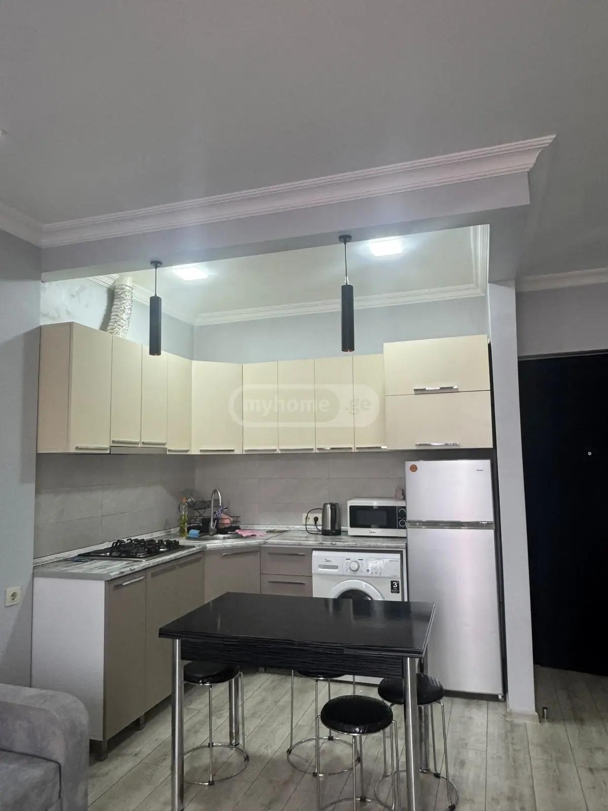 2-Room Apartment For Daily Rent In Batumi, Middle House, 50 M² — 130 ₾ Per Day view 4