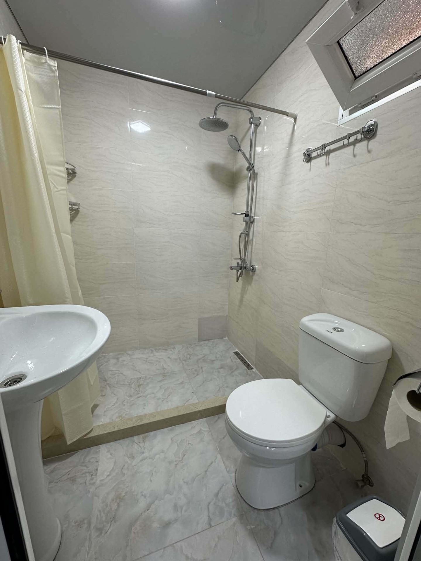 3-BR Cottage For Rent In Batumi, Konstantine Gamsakhurdia St, 33 view 8