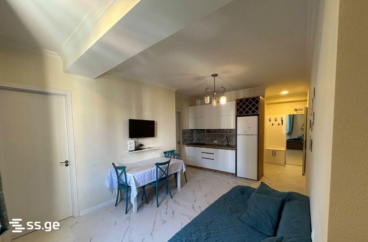 3-Room Apartment For Rent In Tbilisi, Petre Iberi St, 8 view 1