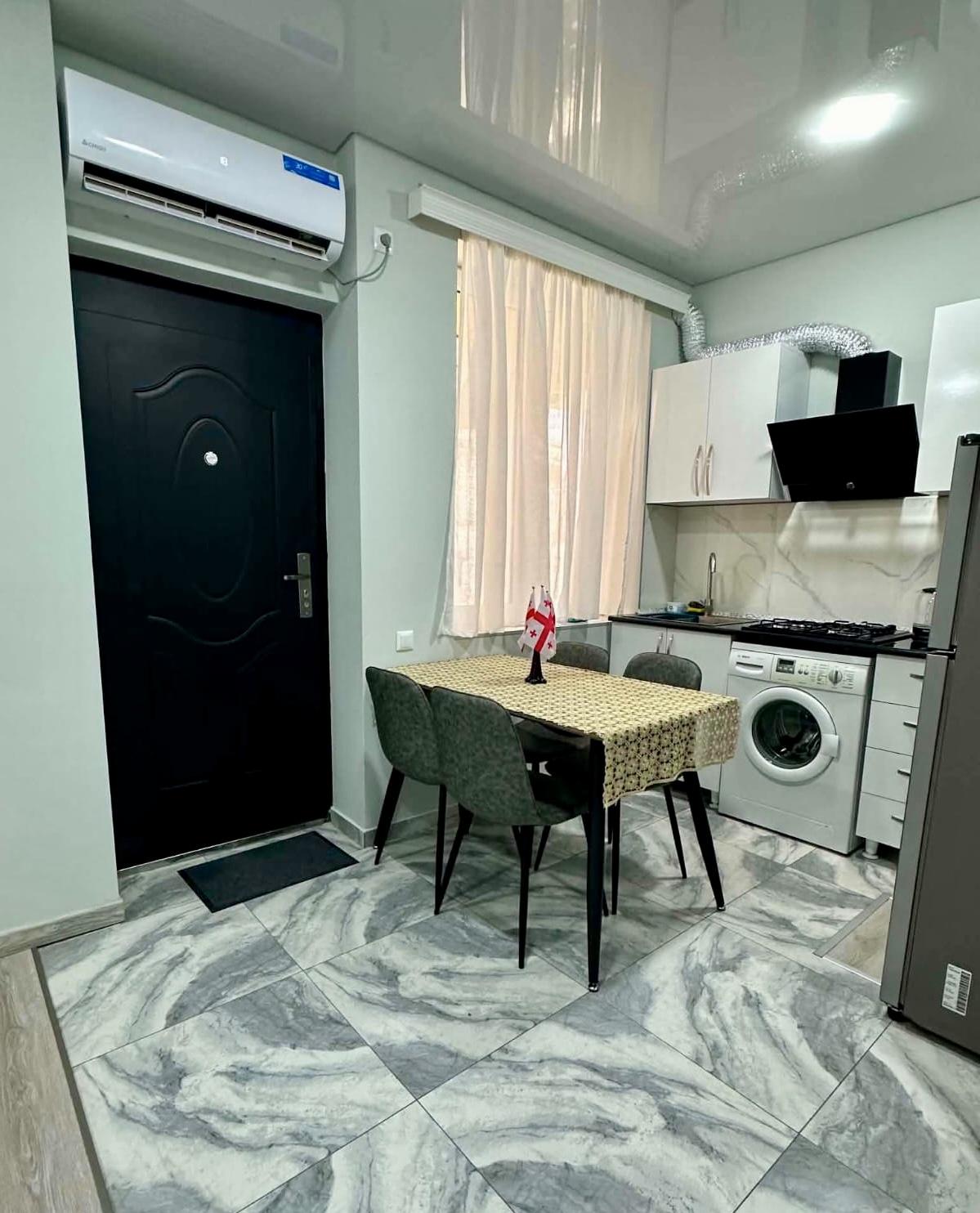 3-Room House For Rent In Batumi, Konstantine Gamsakhurdia St, 31 view 2