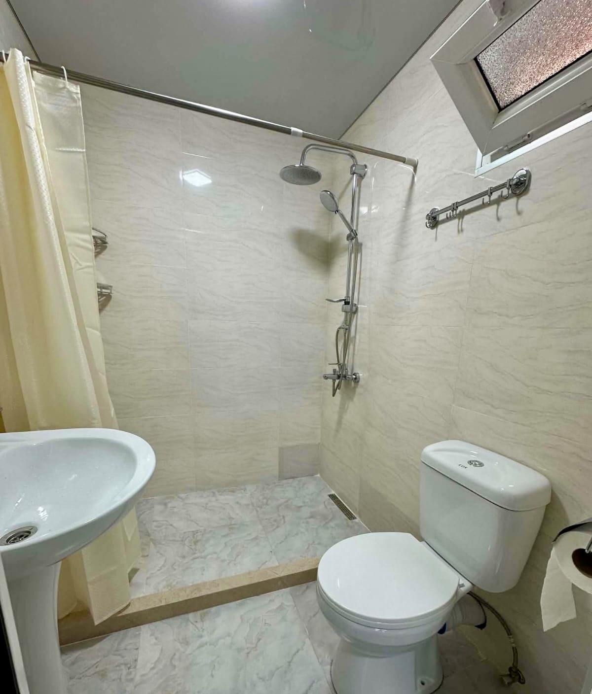 3-Room House For Rent In Batumi, Konstantine Gamsakhurdia St, 31 view 12