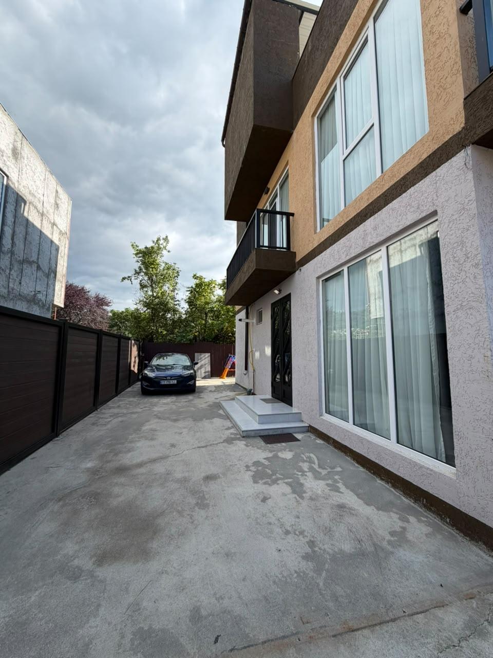 8-Room House For Sale In Batumi, Mamia Varshanidze St, 142 view 8