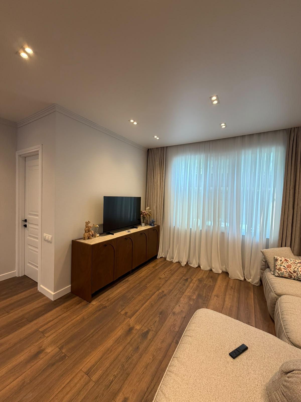 8-Room House For Sale In Batumi, Mamia Varshanidze St, 142 view 1